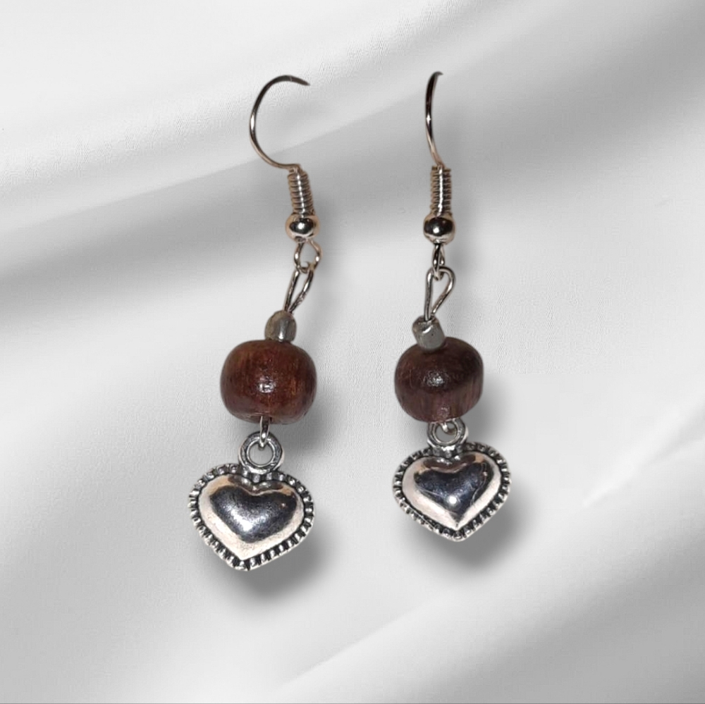 3/25$ NEW wood bead handmade heart earrings Silvertone Brown Boho Chic hearts